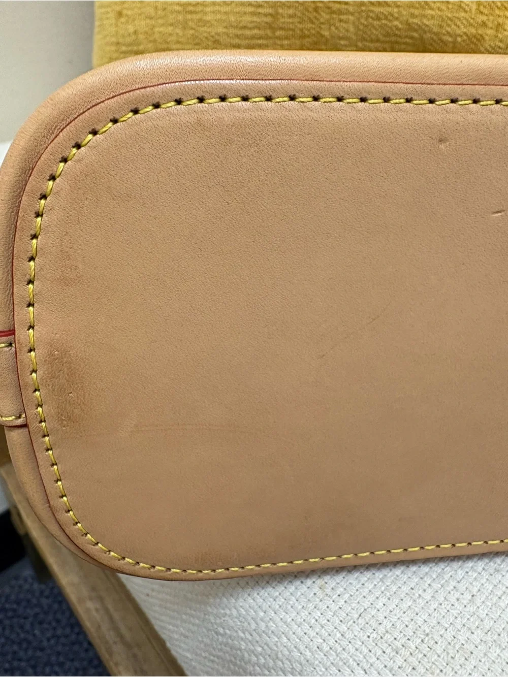Vintage Y2K, Dooney, and Bourke shoulder bag.LIKE NEW CONDITION!